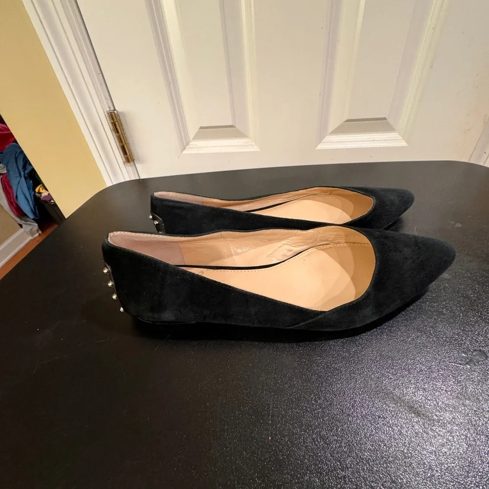 Vince Camino size 8 black suede pointed toe studded back detail